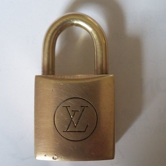 Rare Vintage Unisex Lock Charm Can Wear as Necklace Pendant Choker Apple iPhone - Picture 6 of 8